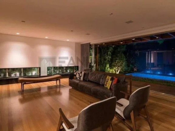 Vendo Belíssima casa de condomínio no Jd. Europa com 480 m² com 4 suítes e 4 vagas. Imóvel com projeto requintado em exclusivo condomínio de apenas 6
