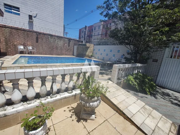 Imagem Casa Térrea com 3 quartos, 4 vagas e edícula - São Vicente / SP