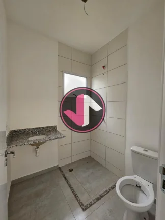 Imagem Em busca de um lar completo e cheio de comodidades? Essa casa de condomínio em Petrópolis, Várzea...