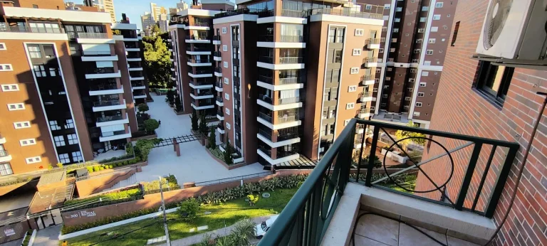 Imagem Apartamento 3 quartos mobiliado no Ahú - Aluguel R$4.500,00.