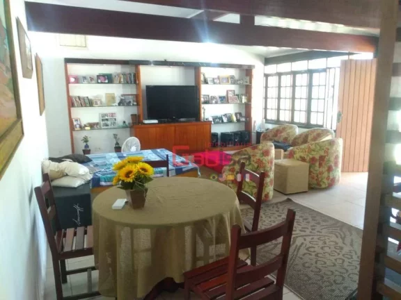Imagem Casa com 7 dormitórios à venda, 303 m² por R$ 1.200.000,00 - Balneário das Conchas - São Pedro da Aldeia/RJ