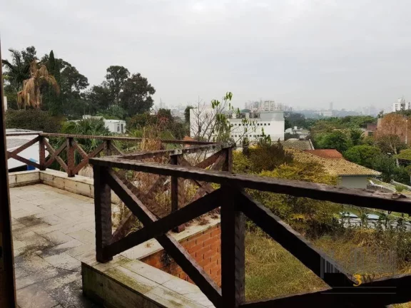Imagem Sobrado à venda no Alto de Pinheiros com 572m² de área construída.