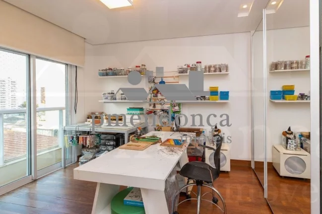 Imagem Apartamento com 257m² em Perdizes, 4 suI­tes e 5 vagas.