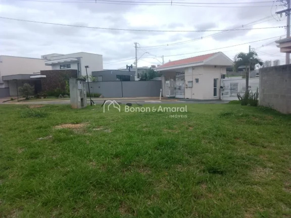 Imagem Lote com 332m² em uma localização estratégica, dentro de um condomínio com infraestrutura compl...