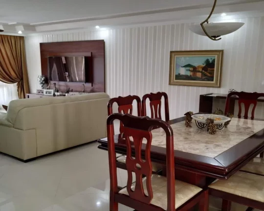 Imagem Vendo Sobrado 280 m² 04 dormitórios. uma suíte, 04 banhos e duas vagas FL38