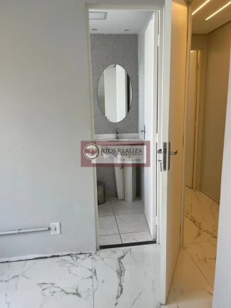 Imagem Alugo Grande oportunidade na vila Andrade, região do Morumbi, Apartamento de 58m², com 2 suítes, lavabo, Sacada, Sala, cozinha com armários, 2 Vargas fixas e cobertas, fazer completo, com mercadinho no condomínio que incluí água e gás, valor R$ 2.100 + co