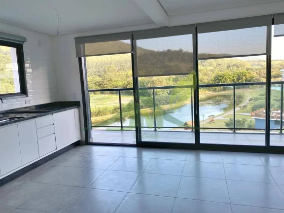 Imagem Lindo apartamento com vista para Pedra Grande no condomínio Vila dos Lagos