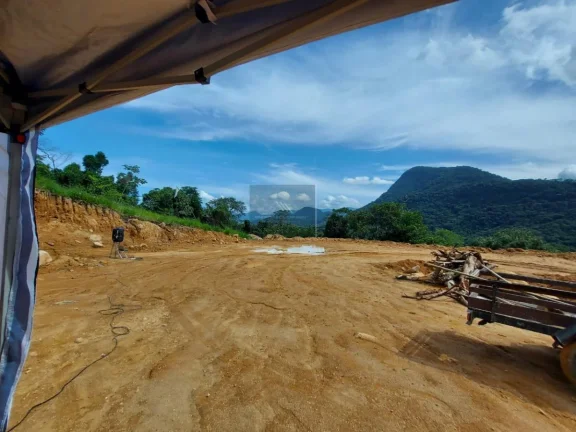 Imagem Área para Venda em Ubatuba / SP no bairro Ubatumirim
