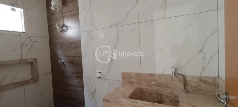 Imagem Casa à venda em Campo Grande-MS, bairro Santo Antônio: 3 quartos, 1 suíte, 4 banheiros, 3 vagas, 122m². Aproveite!