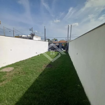 Imagem Casa dúplex. 3 qtos, 2 suítes. Garagem pedra de guaratiba RJ