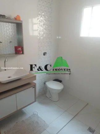 Imagem Casa para Venda em Araras, Parque Tiradentes, 3 dormitórios, 1 suíte, 1 banheiro, 2 vagas