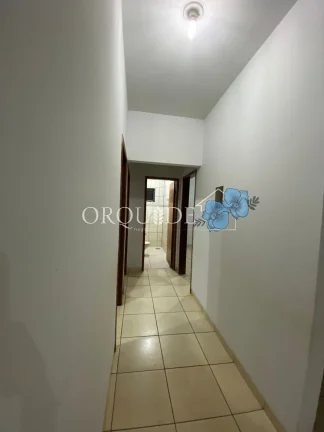 Imagem Espetacular casa à venda no Setor Central de Rio Verde-GO: 4 quartos, 1 suíte, 3 sala, 3 banheiros, 2 vagas de garagem!