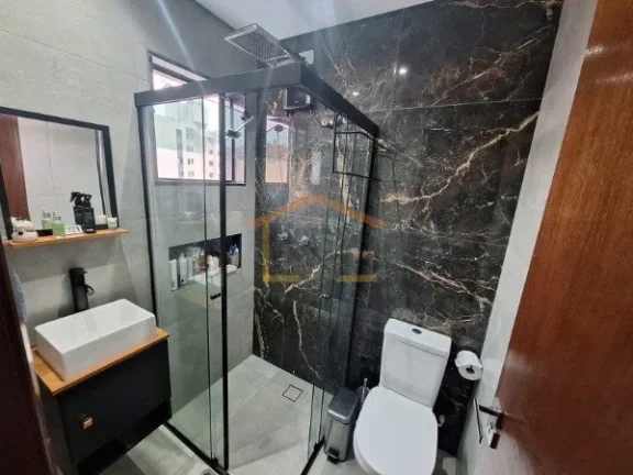 Imagem Sobrado 3 dormitórios, sendo 1 suite com sacada, 2 banheiros sociais e 1 lavabo, armários planejad...