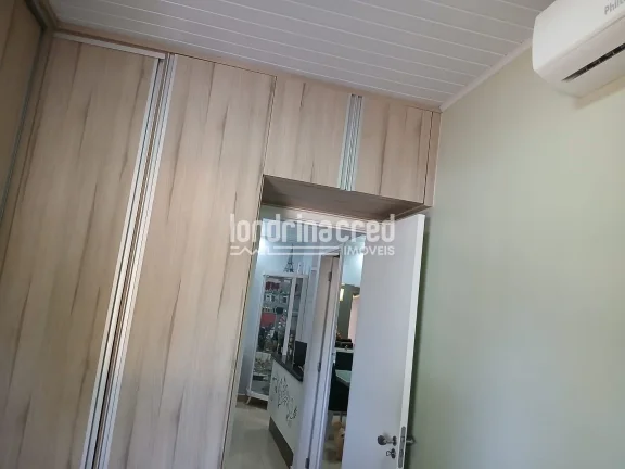 Imagem Linda casa no Cond. Terra Nova com 3 dormitórios (1 suíte), 2 vagas cobertas, 150m², planejados, ar-condicionado e ótimo aproveitamento do terreno de 145m².