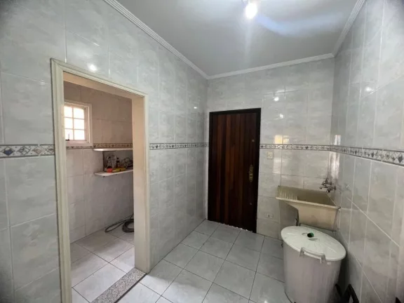 Imagem Sobrado com 3 dormitórios à venda, 170 m² por R$ 750.000,00 - Centro - Ferraz de Vasconcelos/SP