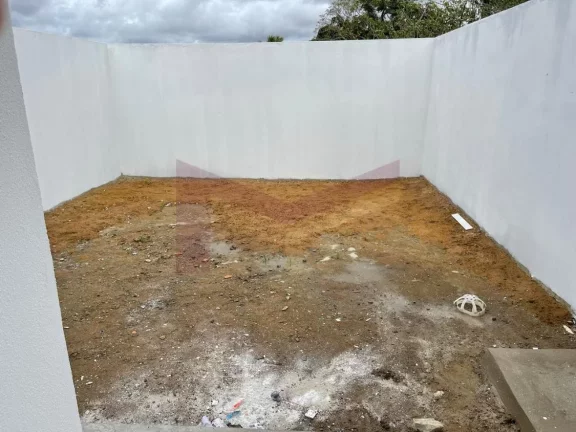 Imagem Casa 2/4 na Conceicao