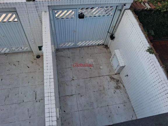 Imagem Belíssima casa alta Duplex em Santos na Ponta da Praia com duas garagens, 3 suítes e churrasqueira a venda por R$ 990.000,00