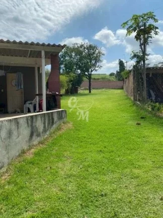 Chácara com área total de 1.863m² no Poste