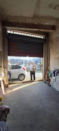 Imagem Sobrado 262m² com Salão Comercial Grande, uma casa com 6 Cômodos e outra com 2 Cômodos, 2 Vagas no Jardim São Gabriel, Mauá-SP
