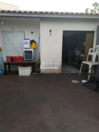 Imagem Casa à venda no Condomínio Moradas, no bairro Recreio dos Bandeirantes, Uberaba - 3 dormitórios, portaria 24 hrs