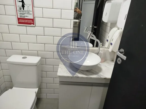 Imagem Locação de Sala Comercial de Alto Padrão no Jardim Europa, São Paulo-SP: 8 salas, 4 banheiros, 338m².