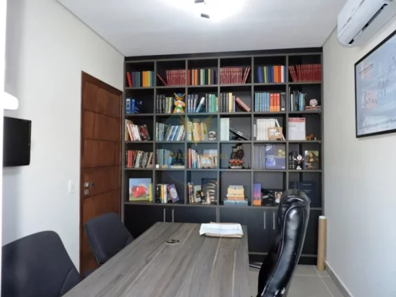 Imagem Casa em Condomínio a Venda no bairro Granja Viana - Cotia, SP