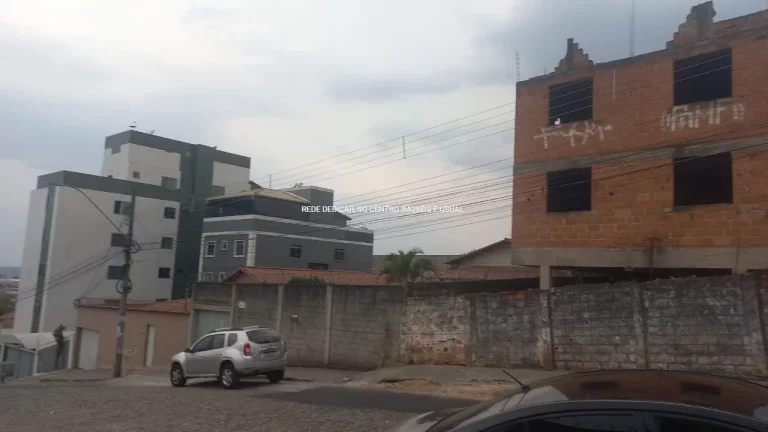 Imagem Ótimo terreno à venda localizado no bairro São Joaquim em Contagem, MG. Com área total de 720m²...