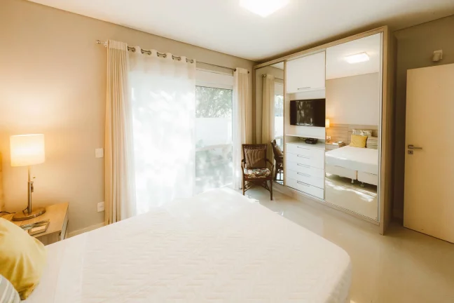 Foto do imóvel: Mansão Mobiliada à Venda em Jurerê Internacional – Amoraeville | 5 Suítes,