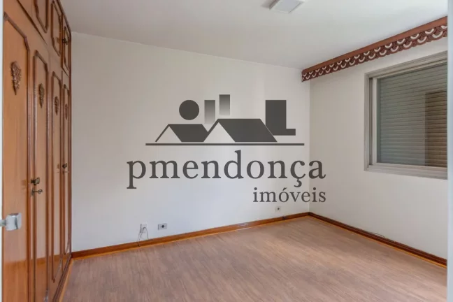 Imagem Apartamento em Higienópolis com 158m², 4 quartos (1 suíte) e 2 vagas.