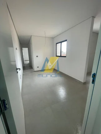 Imagem Apartamento com 2 dormitórios (1 suíte), sacada, elevador, 1 vaga. Novo