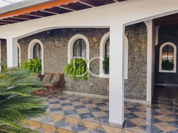 Imagem Cajuru - Venda Sobrado AC 620m² | AT 880 m² | 4 Dormitórios | 2 Suítes | 4 Banheiros | 4 Vagas