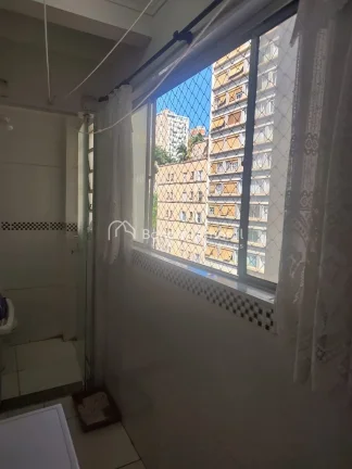 Imagem Apartamento localizado no centro de Campinas, com sala espaçosa para 2 ambientes.

O imóvel conta ...