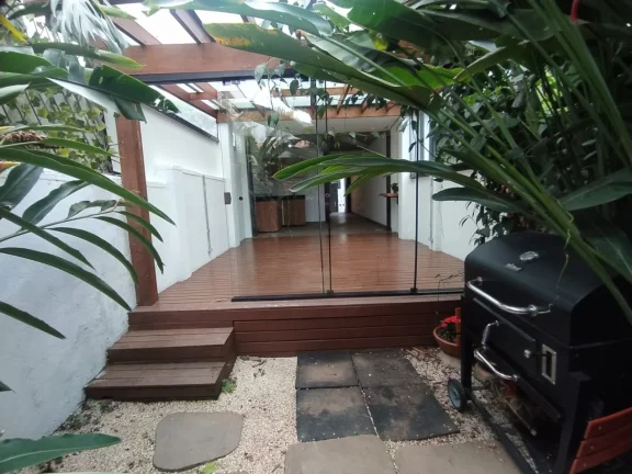 Imagem Casa Jardim Europa - 126M², 2 Dorms, 1 Vaga, Varanda, Armários.