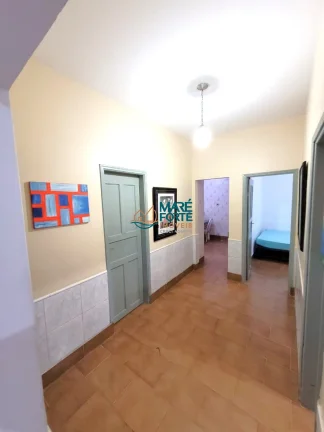 Imagem CASA COM TERRENO DE 250M² À POUCOS PASSOS DA ORLA (COM LAJE)!