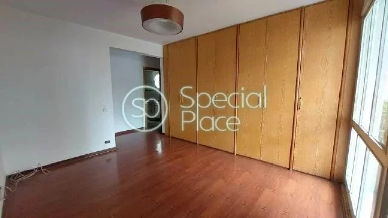 Imagem Apartamento amplo e iluminado no Jardim América. São 241m² de área privativa com 3 dormitórios ...