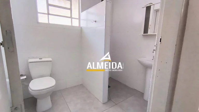 Imagem Casa com 3 dormitórios para alugar, 155 m² por R$ 2.674,00/mês - Centro - Rio Claro/SP