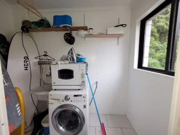 Imagem PITANGUEIRAS – NA QUADRA DA PRAIA, APARTAMENTO TOTALMENTE REFORMADO, LAZER NO PRÉDIO E 02 VAGAS DE GARAGEM.