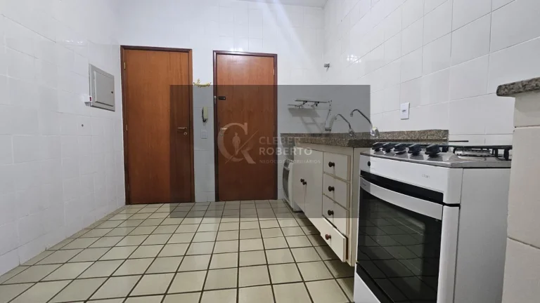 Imagem Apartamento com 3 Dormitórios e 2 Vagas no Centro – 96m²