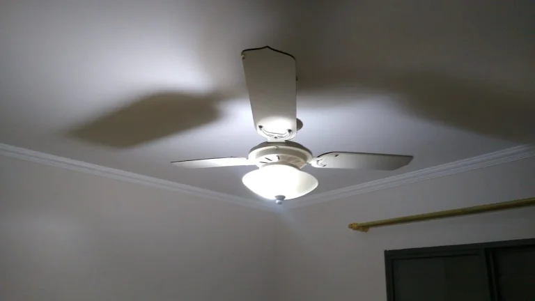 Imagem Ótimo apartamento na área central próximo ao Sesc, com 2 quartos sendo 1 com armário embutido, s...