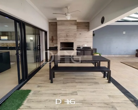 Imagem Casa de alto padrão térrea com 03 suítes, com ar condicionado, suíte master conta com closet, banheiro já com duas cubas e dois chuveiros;