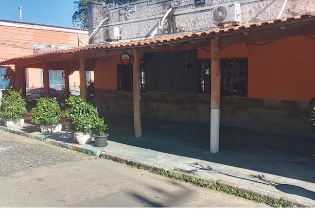 Imagem Loja com Ponto Comercial para venda em Pedra de Guaratiba