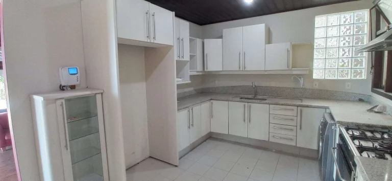 Imagem Casa com 4 dormitórios (2 suítes) à venda, 326 m² - Lagoa da Conceição - Florianópolis/SC (TRAPICHE EXLUSIVO COM ACESSO À LAGOA)
