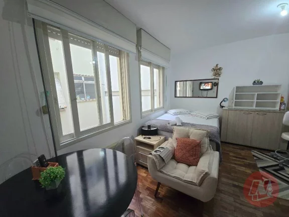 Imagem Kitnet com 1 dormitório para alugar, 30 m² por R$ 2.045,00/mês - Santa Cecília - Porto Alegre/RS
