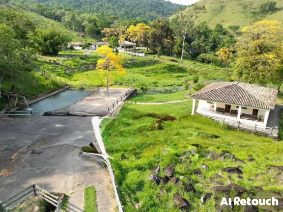 Imagem Vendo Fazenda Araruama município de Basilio com 350 cabeças de Gados