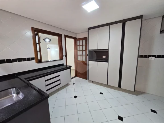 Imagem Casa à venda com 3 quartos, sendo 1 suíte, em Vila São Francisco, São Paulo - SP