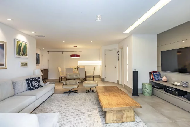 Imagem Apartamento com três quartos no Mossunguê