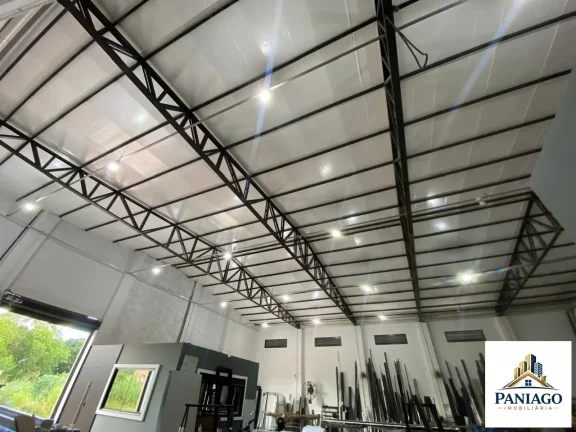 Imagem Barracão 430 m², pé direito alto, energia solar - Parque Geórgia, Cuiabá/MT