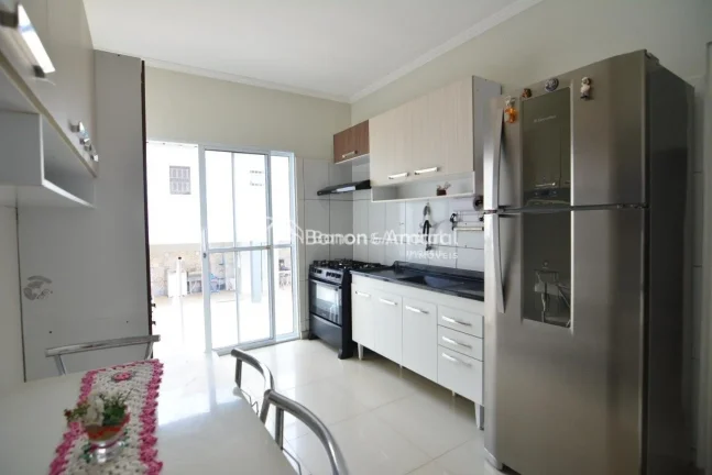 Imagem Casa à venda no bairro Jardim América em Paulínia/SP.