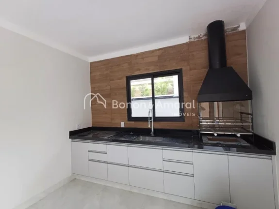 Imagem Linda casa à venda no Condomínio Portal do Jequitibá em Valinhos. 

Este sobrado conta com 3 suí...