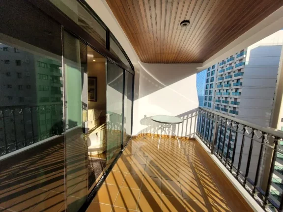 Imagem PITANGUEIRAS - CALÇADÃO C/ MARAVILHOSA VISTA MAR, EXCELENTE APTO COM 139 M² ÚTEIS, 02 VAGA DE GARAGENS NO PRÉDIO, CHURRASQUEIRA E SALÃO DE FESTAS